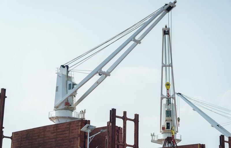 Carry-Deck Crane