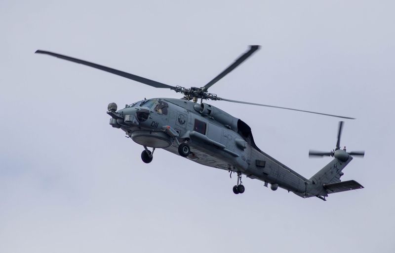 Utility Helicopter 60M (UH-60M) Exam 1 Practice course image